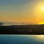 Patina Vivera Estate Santorini Pýrgos