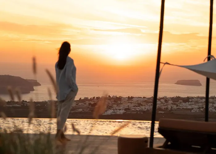 Patina Vivera Estate Santorini Villa Pýrgos